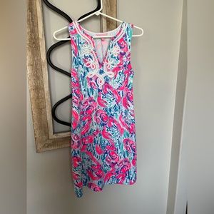 Lilly pulitzer stretchy dress. Inside almost feels like a towel material